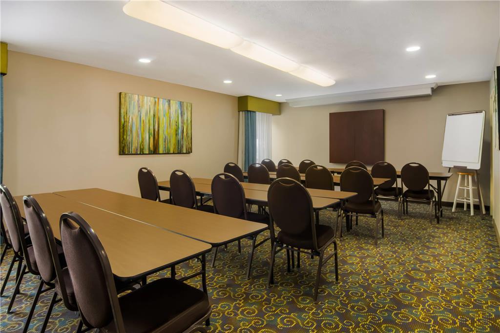 Hampton Inn Cadillac Einrichtungen foto